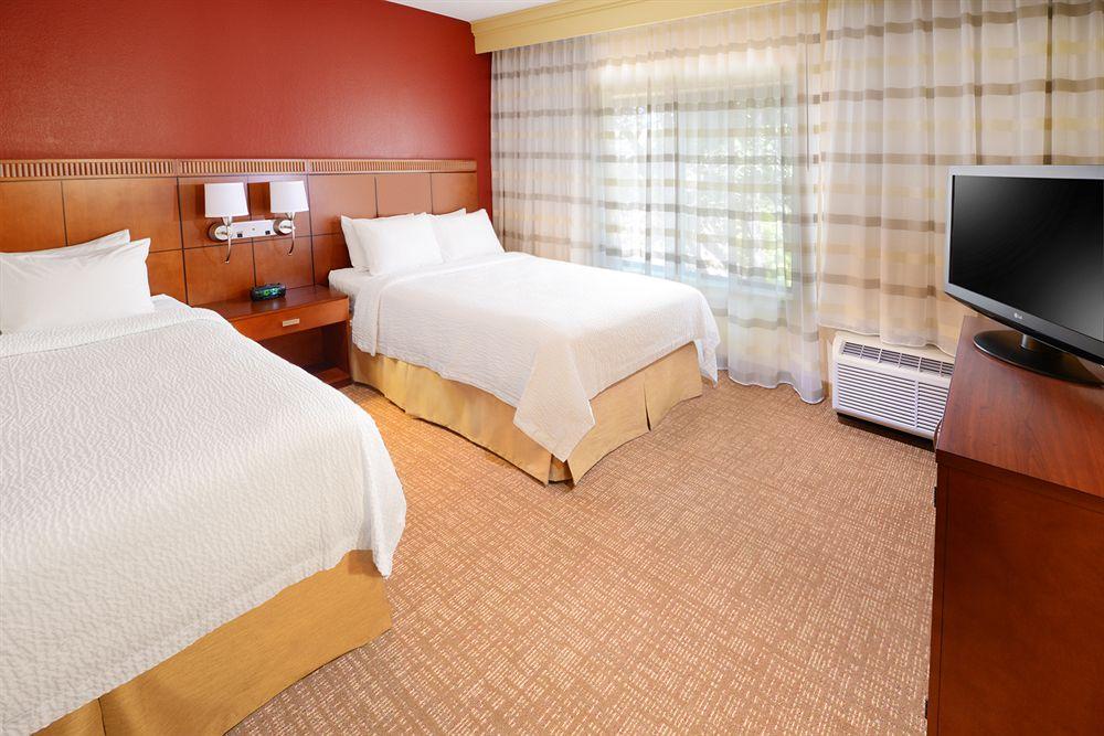 Courtyard By Marriott Dallas Parkway At Preston Road Hotel