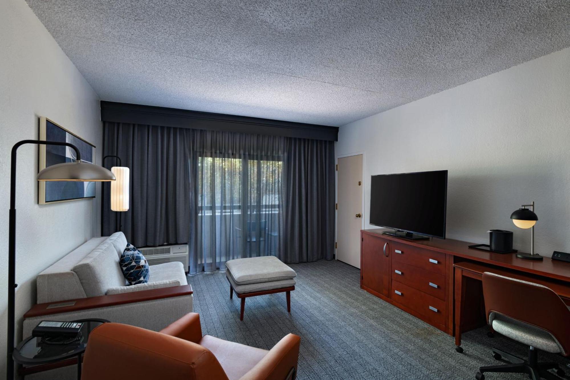 Courtyard By Marriott Dallas Parkway At Preston Road Hotel 3*